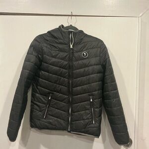 abercrombie kids navy quilted jacket with burgundy label